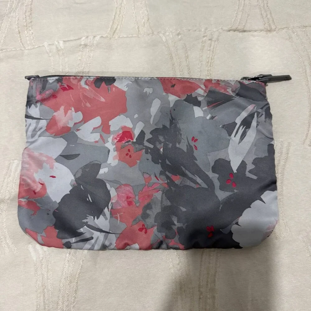 TUMI Floral Nylon Cosmetic Travel Pouch Gray Pink Zip Organizer 10